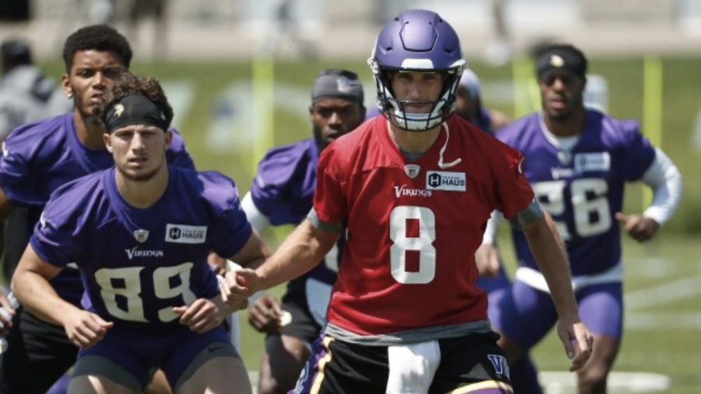 Cousins en un entrenamiento con los Vikings