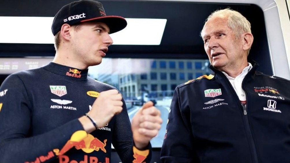 Max junto a Helmut Marko