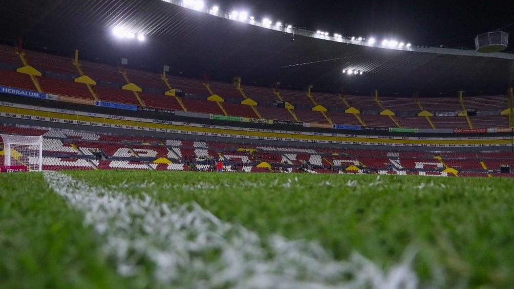 La cancha del Estadio Jalisco no está en condiciones optimas  