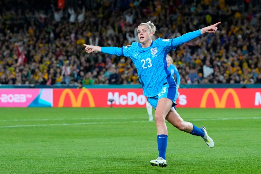 Inglaterra venció 3-1 a Australia en la Semifinal