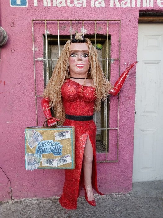 Piñata Wendy Guevara