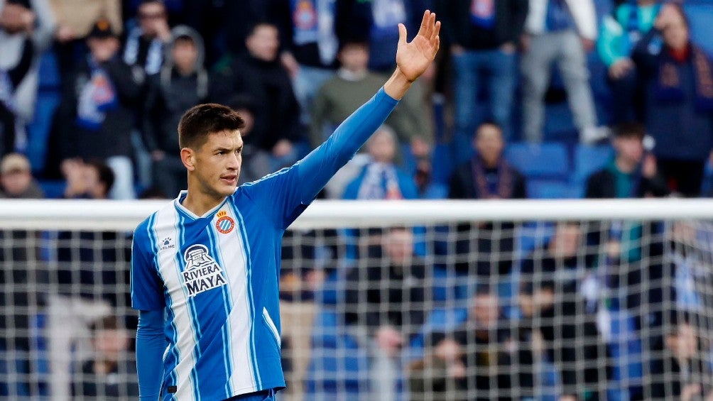 César Montes en partido con el Espanyol