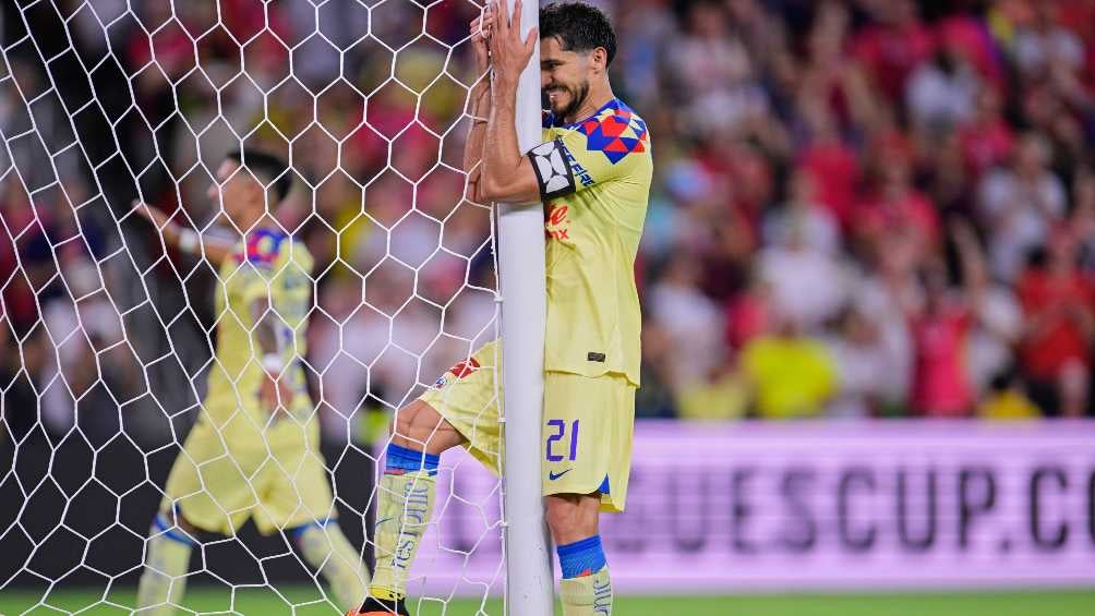 La Bomba ya entrena con balón