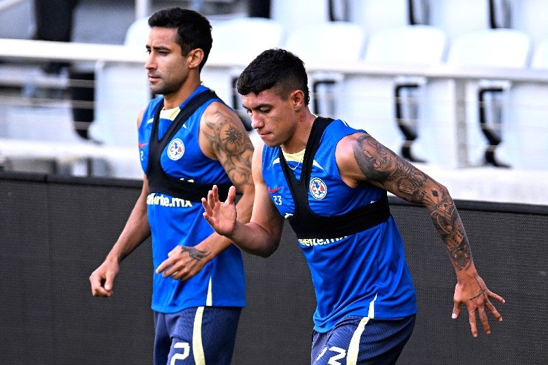 Lara entrenando con el América 