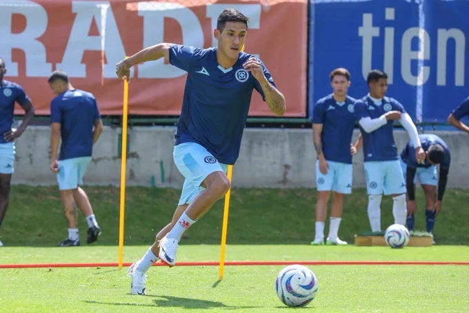 Cruz Azul entrenando previo a su juego 