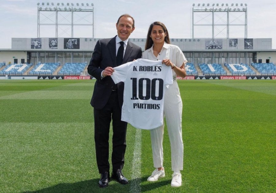 Kenti Robles tiene más de 100 partidos oficiales