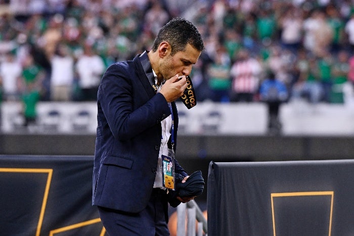 Lozano celebrando el título de la Copa Oro