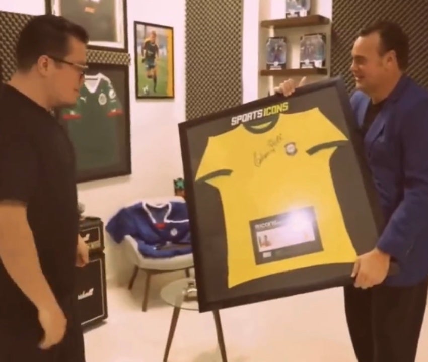 La playera de Pelé autografeada 