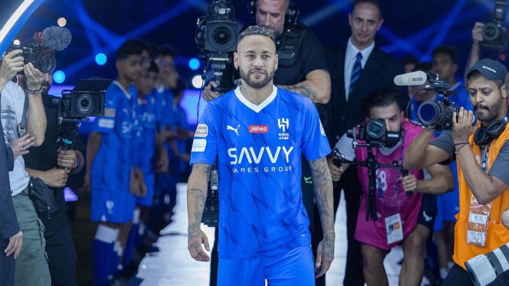 Ney en su presentación con su nuevo equipo 