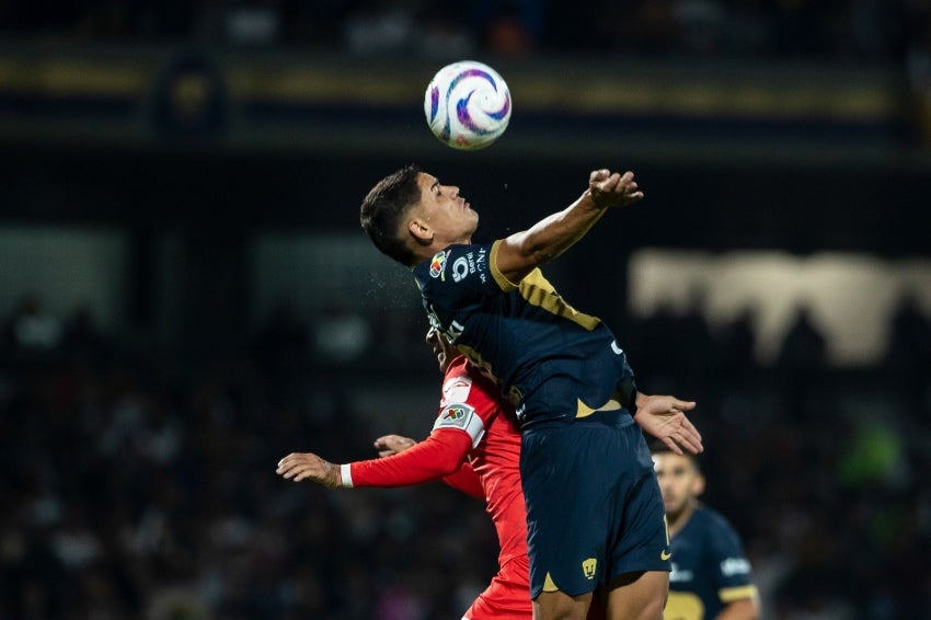 Toro Fernández en el partido vs Toluca