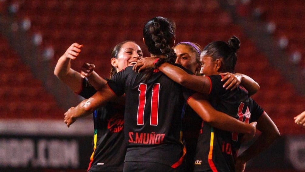 Xolos Femenil en festejo de gol