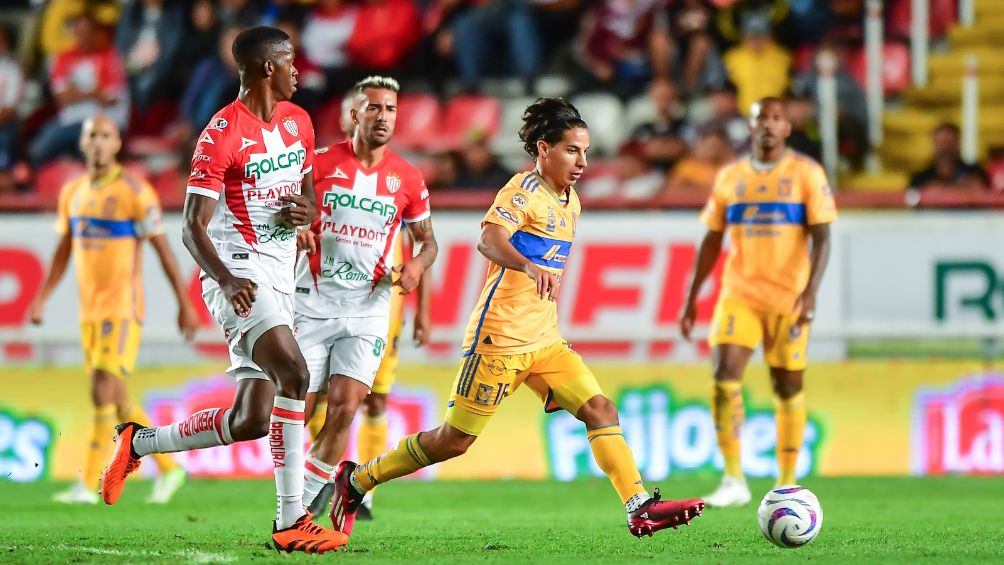 Diego Lainez en el encuentro ante Necaxa