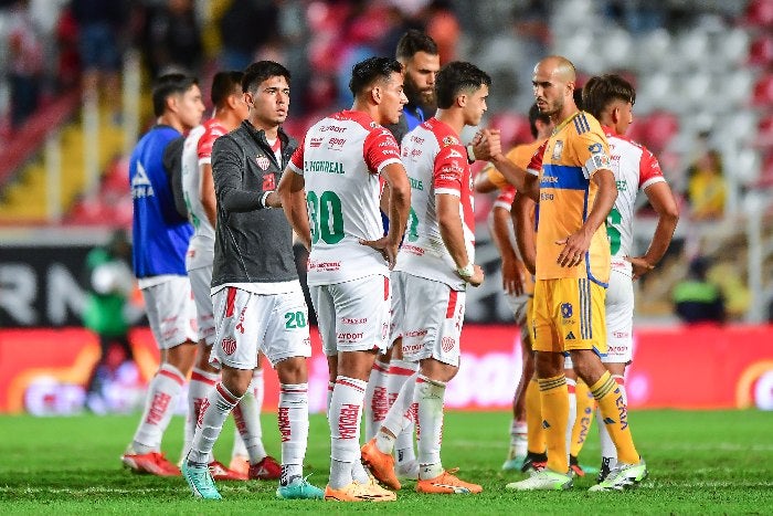 Tigres enfrentando al Necaxa