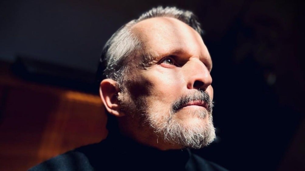 Miguel Bosé confirma el terrible asalto: ”Diez sujetos nos tuvieron atados a mis hijos y a mí"