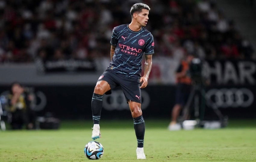 Cancelo con el City