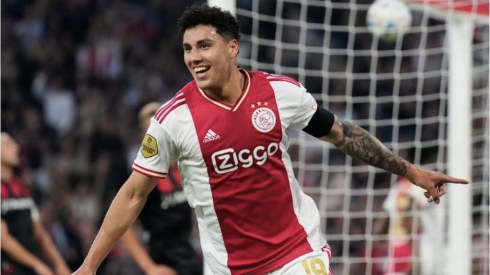 Sánchez celebra un gol con el Ajax