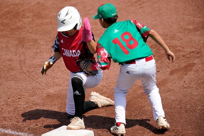 México enfrentando a Canadá