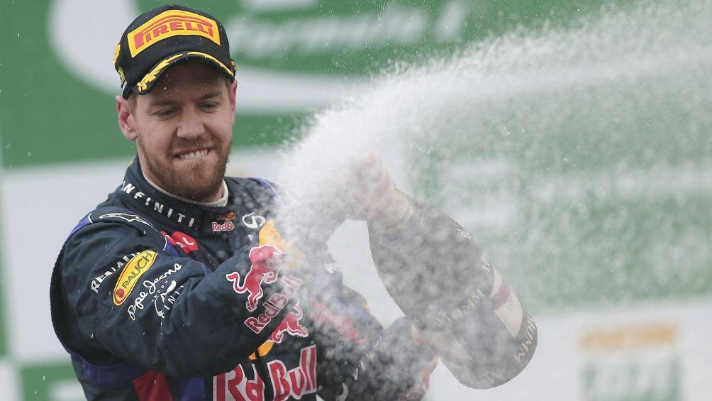 Sebastián Vettel festejando una victoria en F1