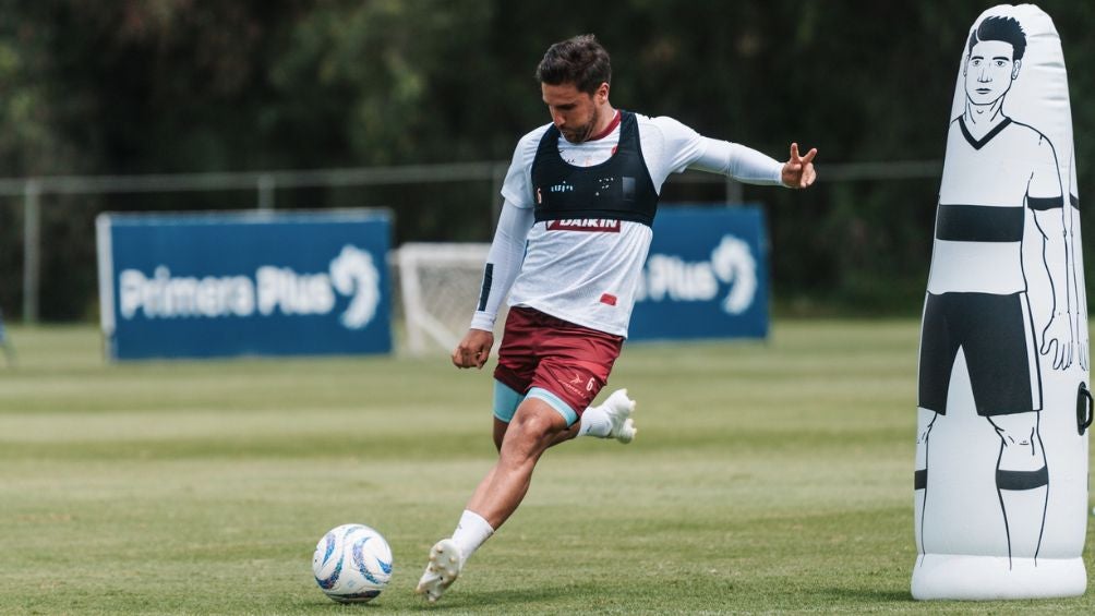 Andrés Iniestra en un entrenamiento con San Luis