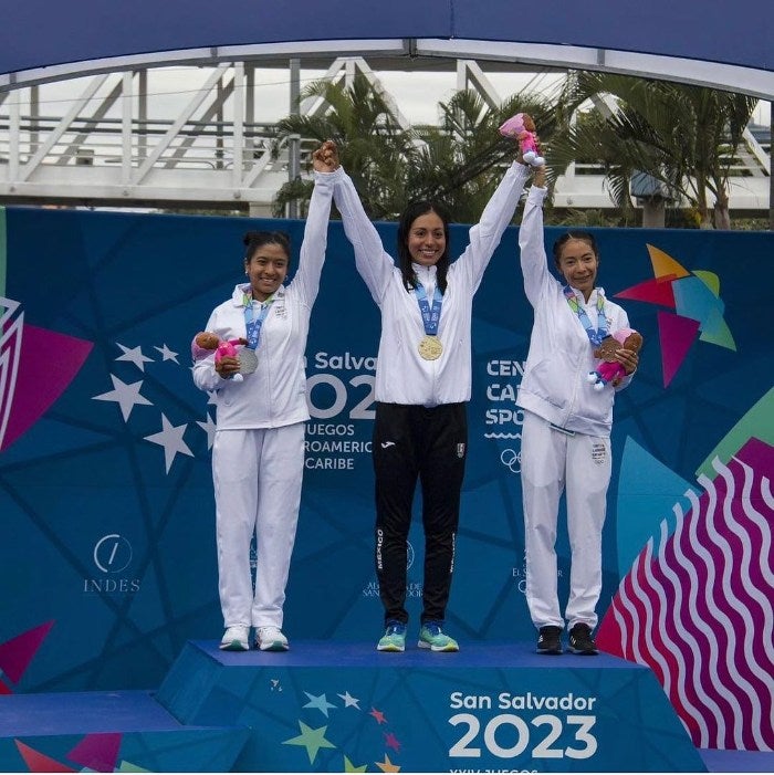 Alejandra tras ganar los Juegos Centroamericanos y del Caribe de San Salvador