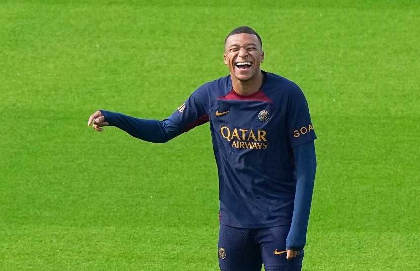 Mbappé en entrenamiento con PSG