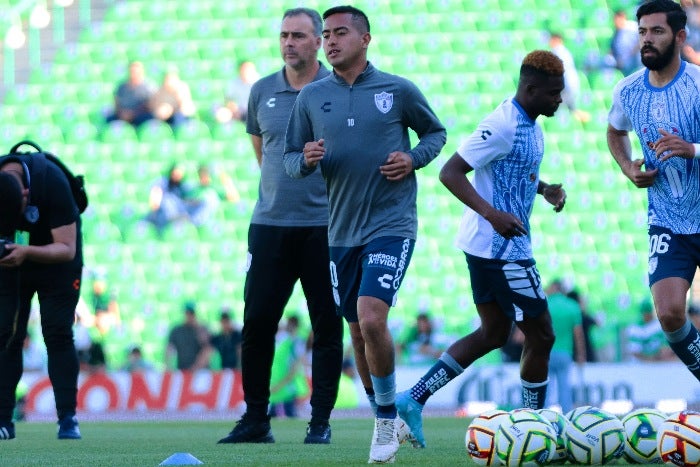 Érick entrenando con Pachuca 