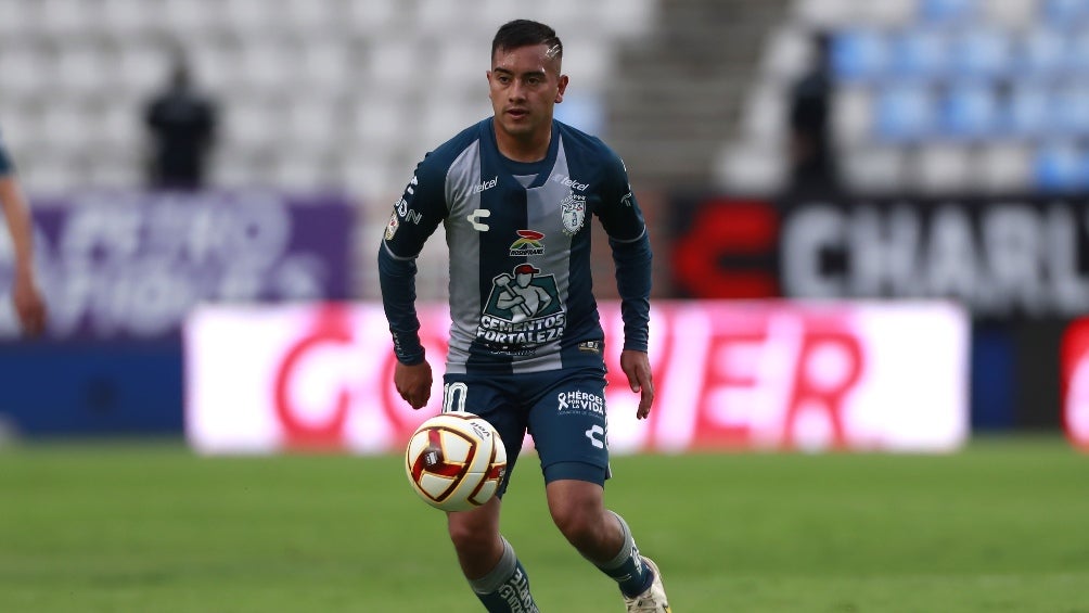 Érick Sánchez jugando con Pachuca 