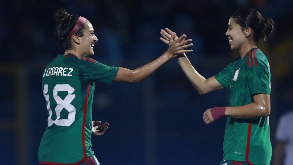 El Tri Femenil celebra una victoria 