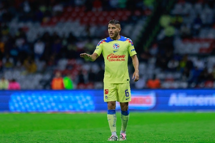 Jonathan jugando con el América 