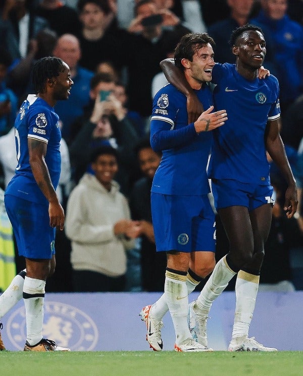 Jugadores del Chelsea celebrando el gol 