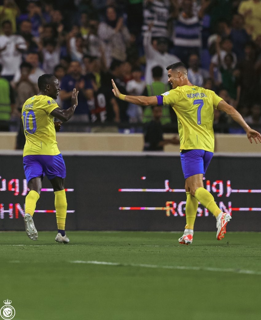 Mané y CR7 en celebración de gol 