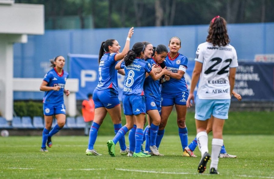 Cruz Azul venció 2-1 a Querétaro