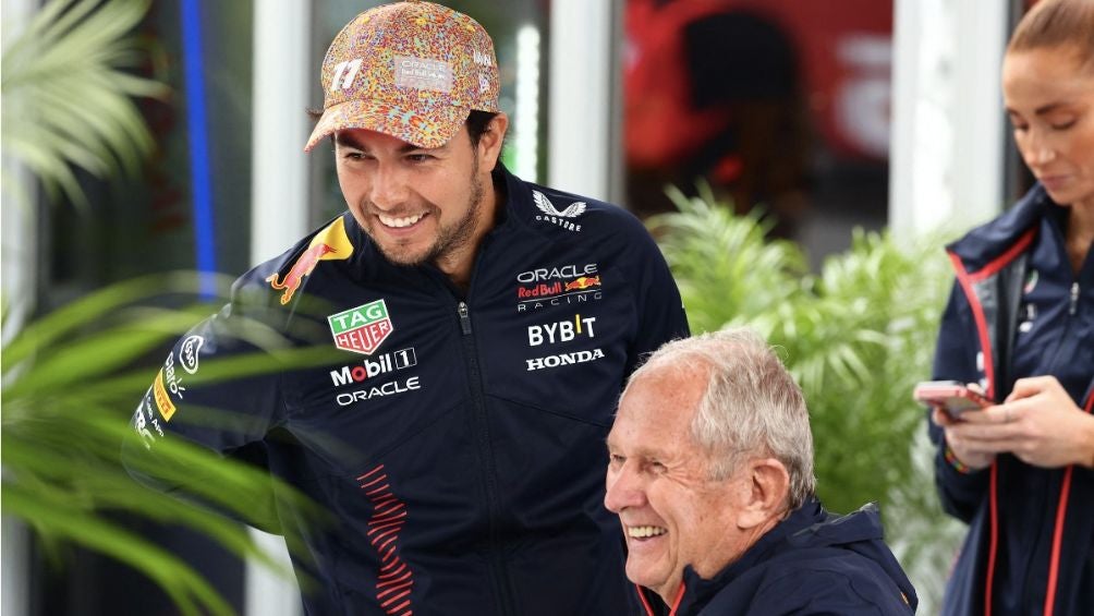 Sergio Pérez junto a Helmut Marko