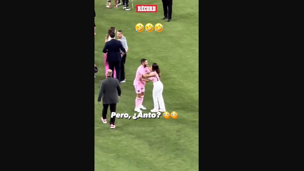 Jordi Alba y Roccuzzo casi se dan 'piquito'