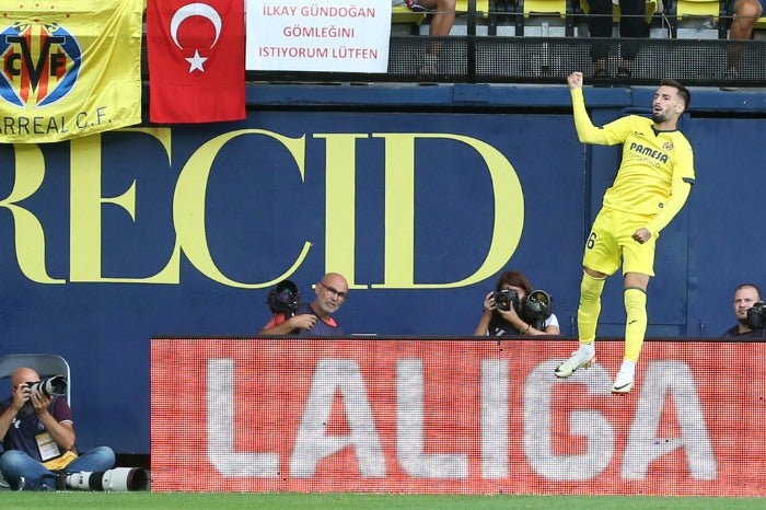 Villarreal sorprendió al Barcelona al inicio del partido