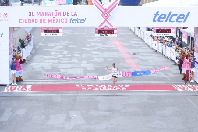 Héctor Garibay ganó el Maratón de la CDMX