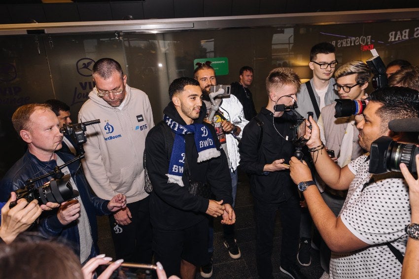 Luis Chávez en su llegada a Dinamo