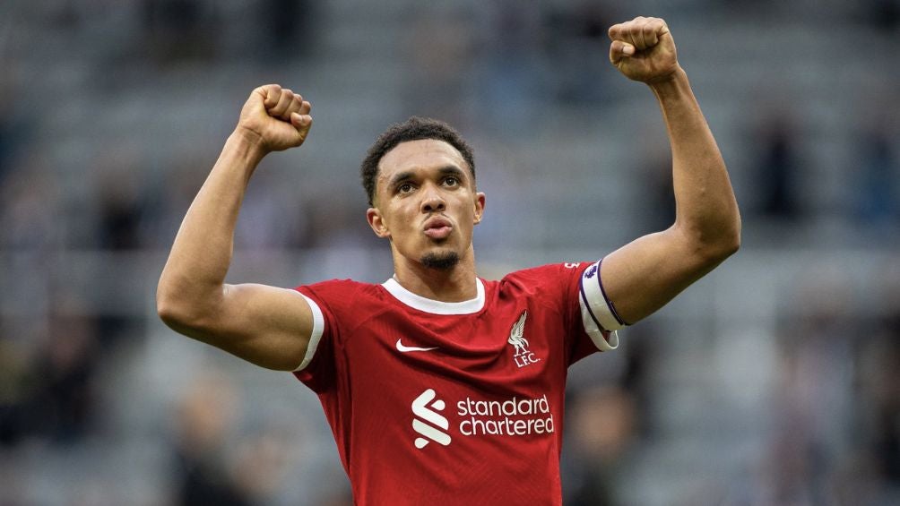 Alexander-Arnold durante el encuentro ante Newcastle