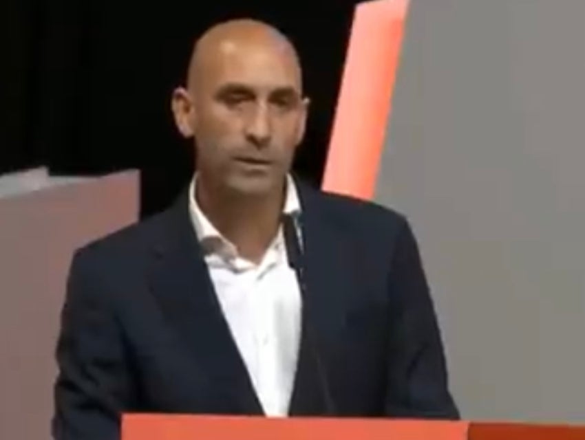 Luis Rubiales en conferencia de prensa 