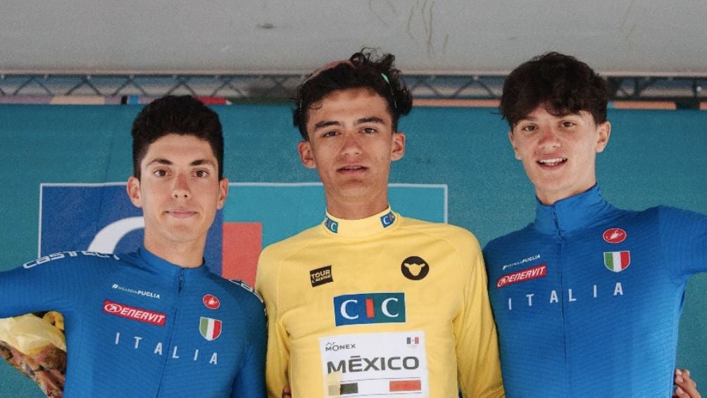 El ciclista mexicano con el jersey amarillo que lo acredita como ganador del Tour