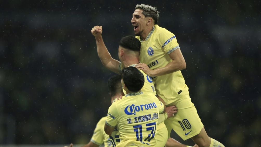 América celebra un gol ante la Máquina