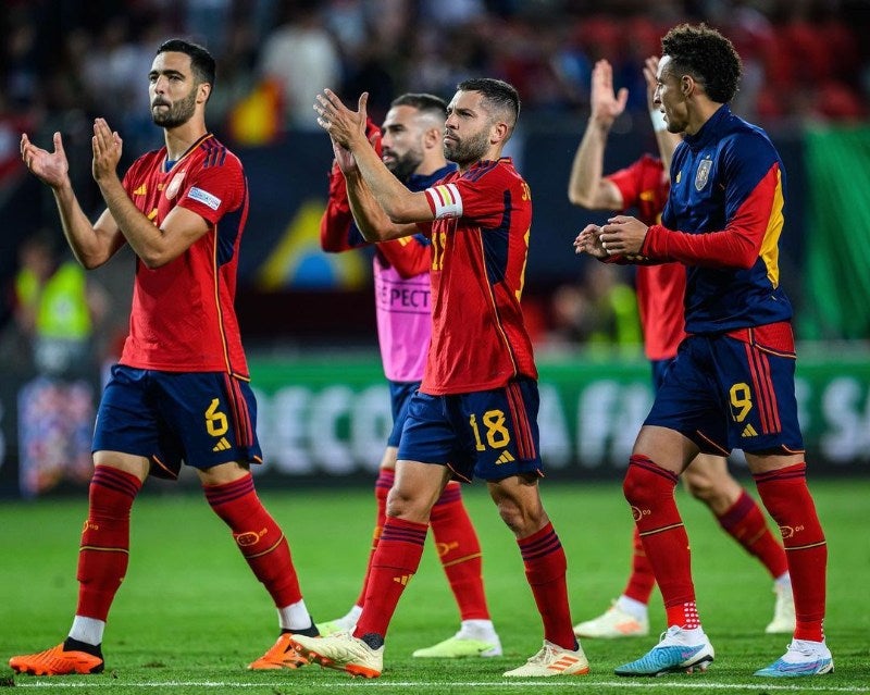 Jordi Alba con la playera de España