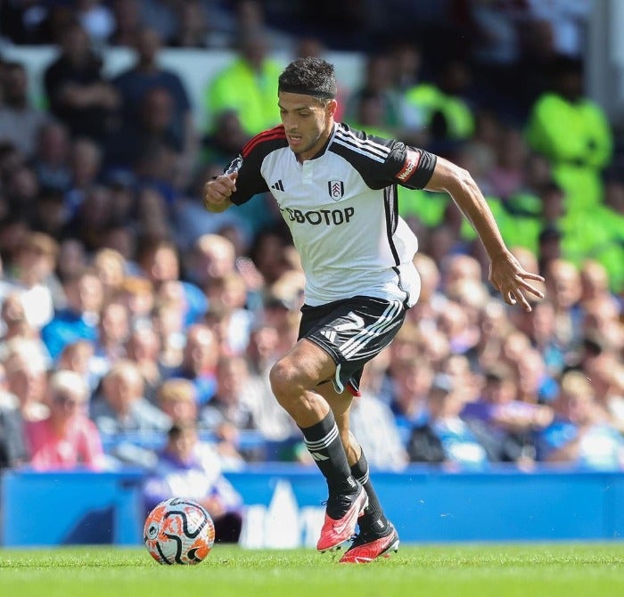 Raúl Jiménez jugando con el Fulham 