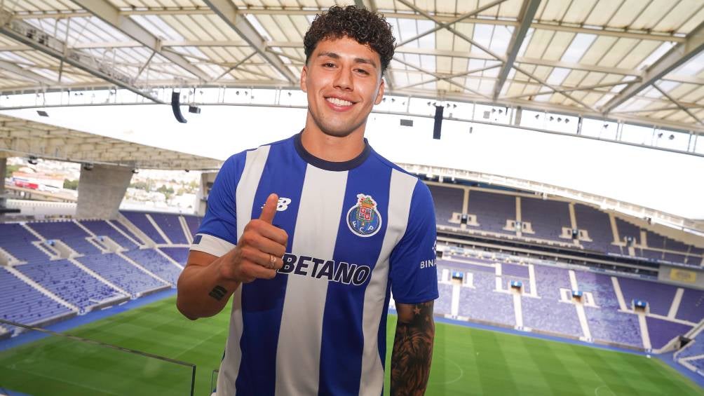 Jorge Sánchez luce los colores del Porto