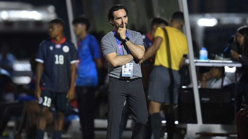 El entrenador mexicano durante un partido