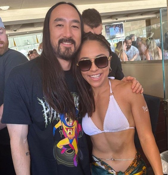 Paola Longoria junto a Steve Aoki