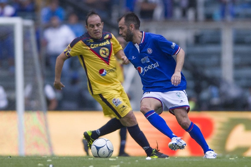 Chelito Delgado en un Clásico Joven de Leyendas