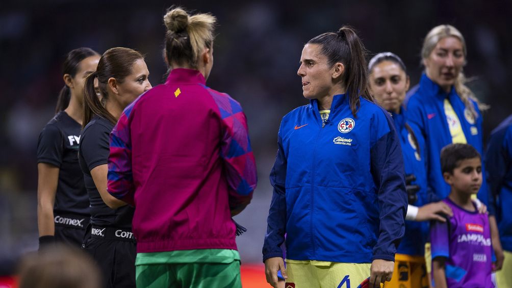 Andrea Pereira ante de comenzar el partido