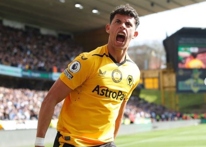 Matheus Nunes celebra un gol con Wolves