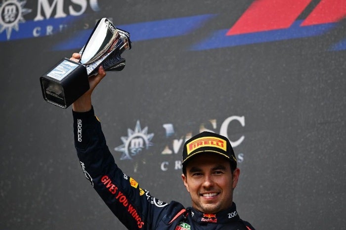 'Checo' Pérez celebrando su triunfo 